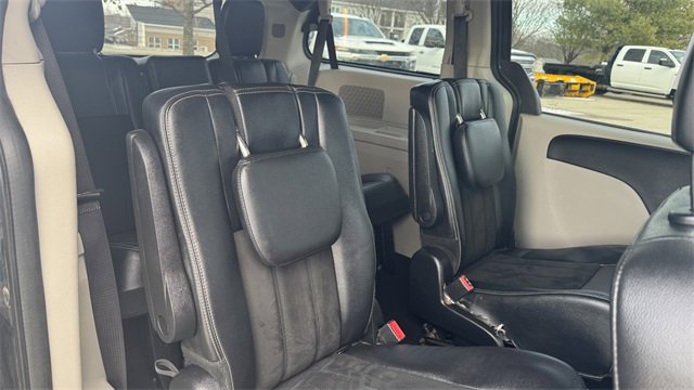 Used 2019 Dodge Grand Caravan SXT image 13