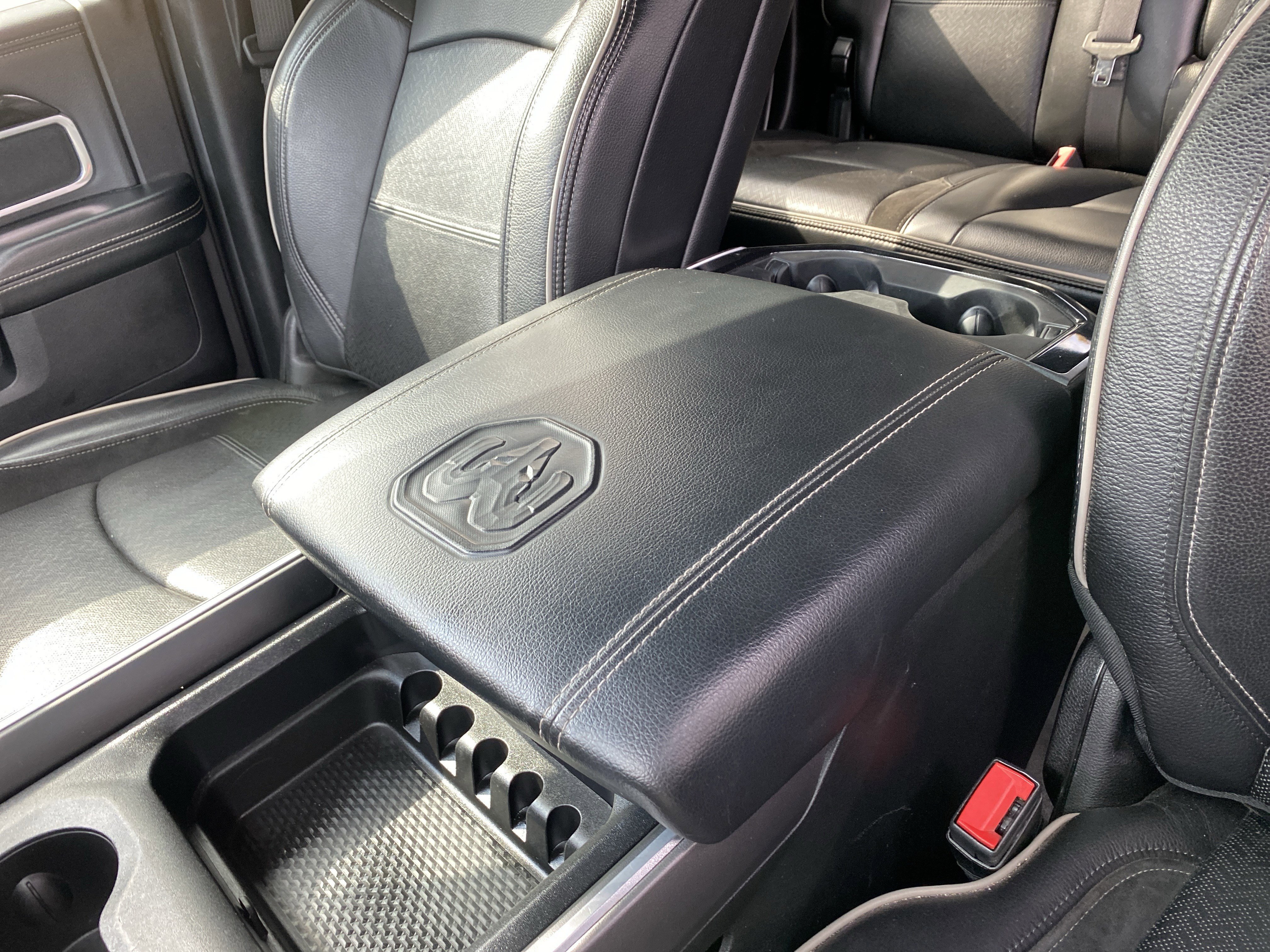 Used 2021 RAM 3500 Laramie image 34