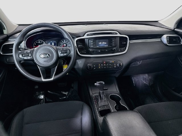 Used 2017 Kia Sorento FWD image 16