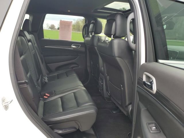 Used 2022 Jeep Grand Cherokee Limited w/ Tech Group AWD/4WD image 23