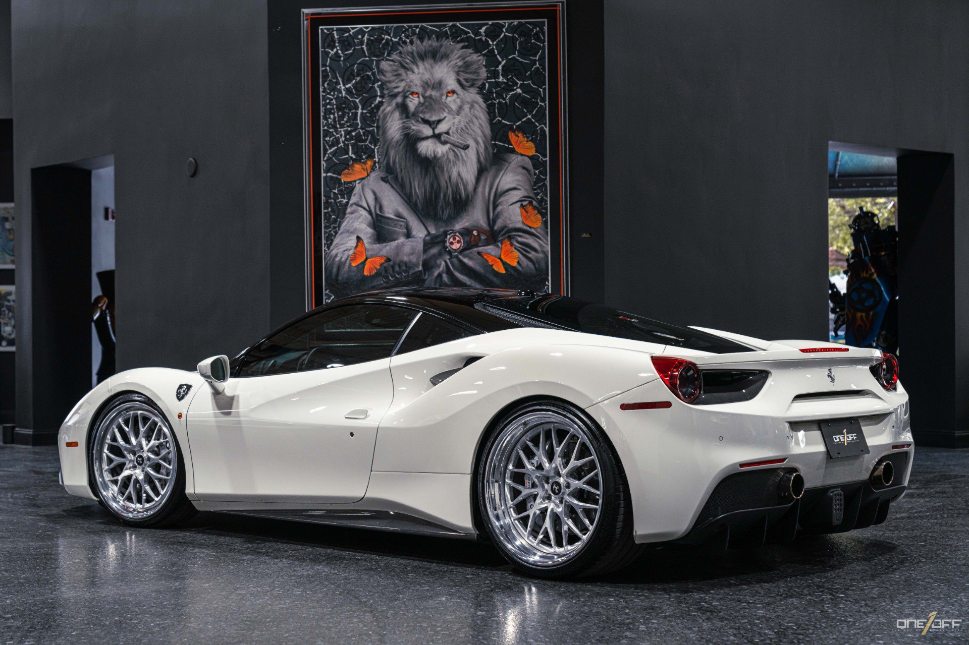 Used 2016 Ferrari 488 GTB RWD image 9