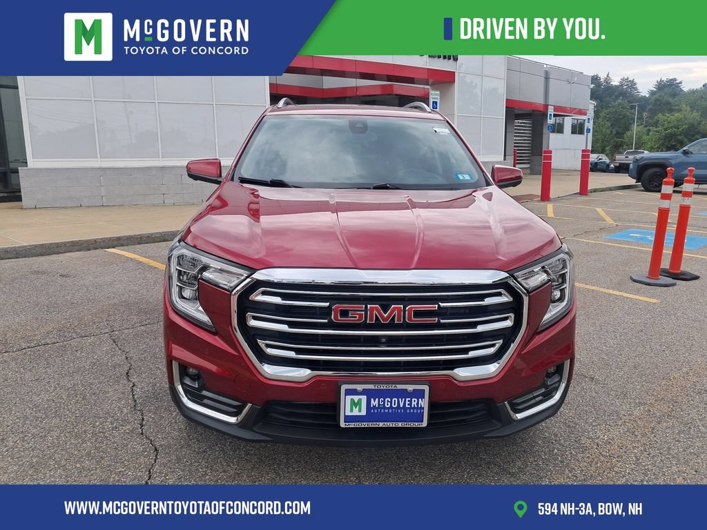Used 2024 GMC Terrain SLT w/ Infotainment Package II AWD/4WD image 9