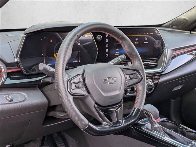 Used 2025 Chevrolet Trax RS w/ Driver Confidence Package FWD image 9