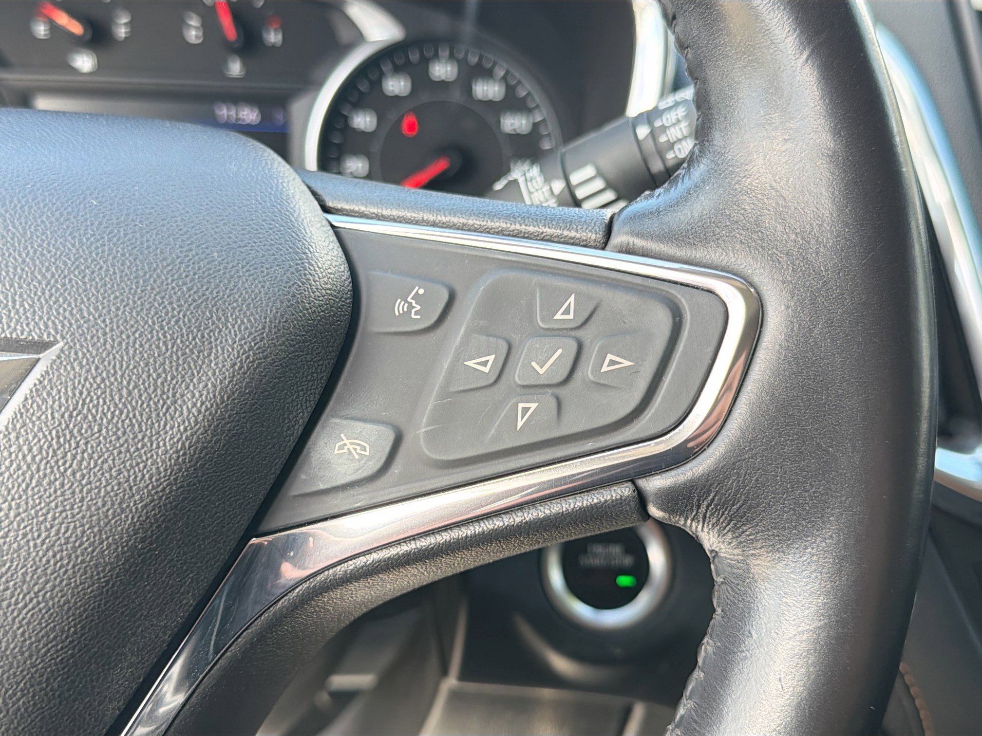 Used 2020 Chevrolet Equinox Premier image 31