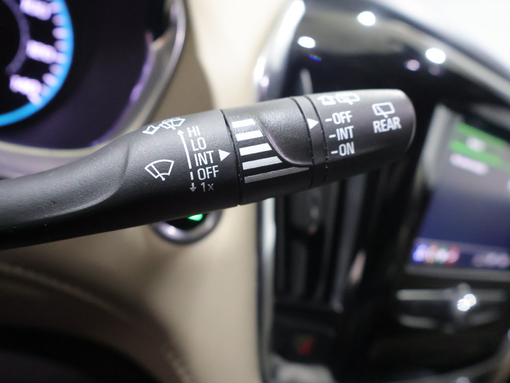 Used 2022 Chevrolet Traverse LS AWD/4WD image 37