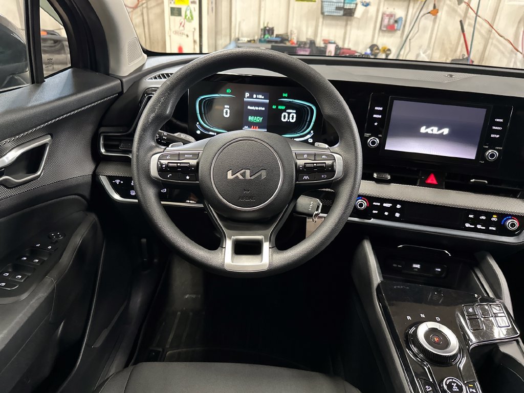 Used 2023 Kia Sportage LX AWD/4WD image 17