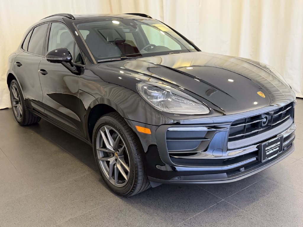 Certified 2026 Porsche Macan AWD/4WD image 7