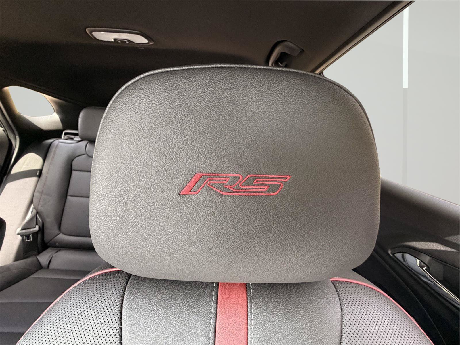 New 2026 Chevrolet Trax RS w/ Sunroof Package FWD image 17