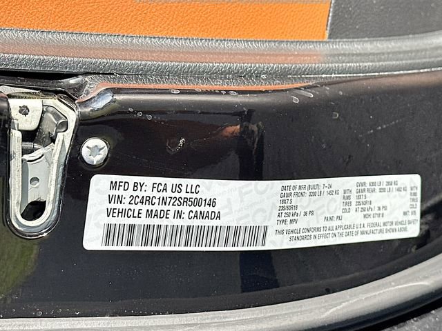 Used 2025 Chrysler Pacifica Pinnacle image 36