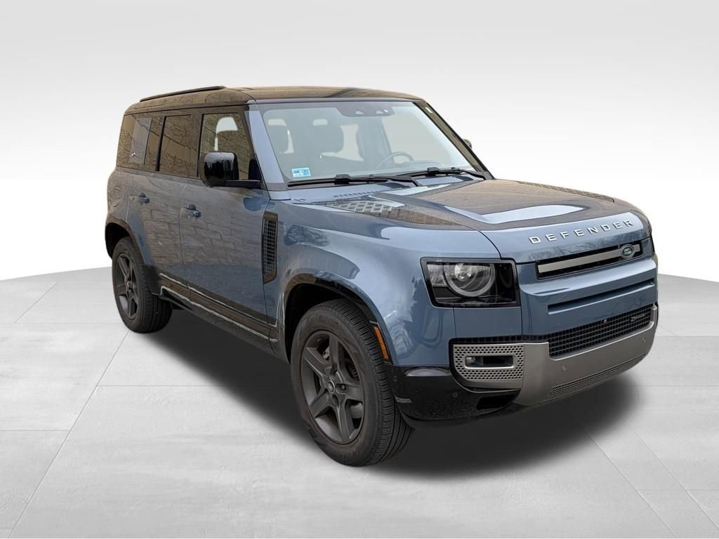 Certified 2023 Land Rover Defender 110 X-Dynamic SE image 3