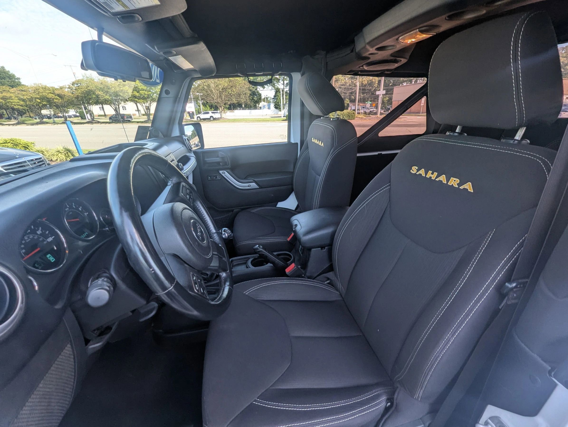 Used 2013 Jeep Wrangler Sahara w/ Connectivity Group image 9