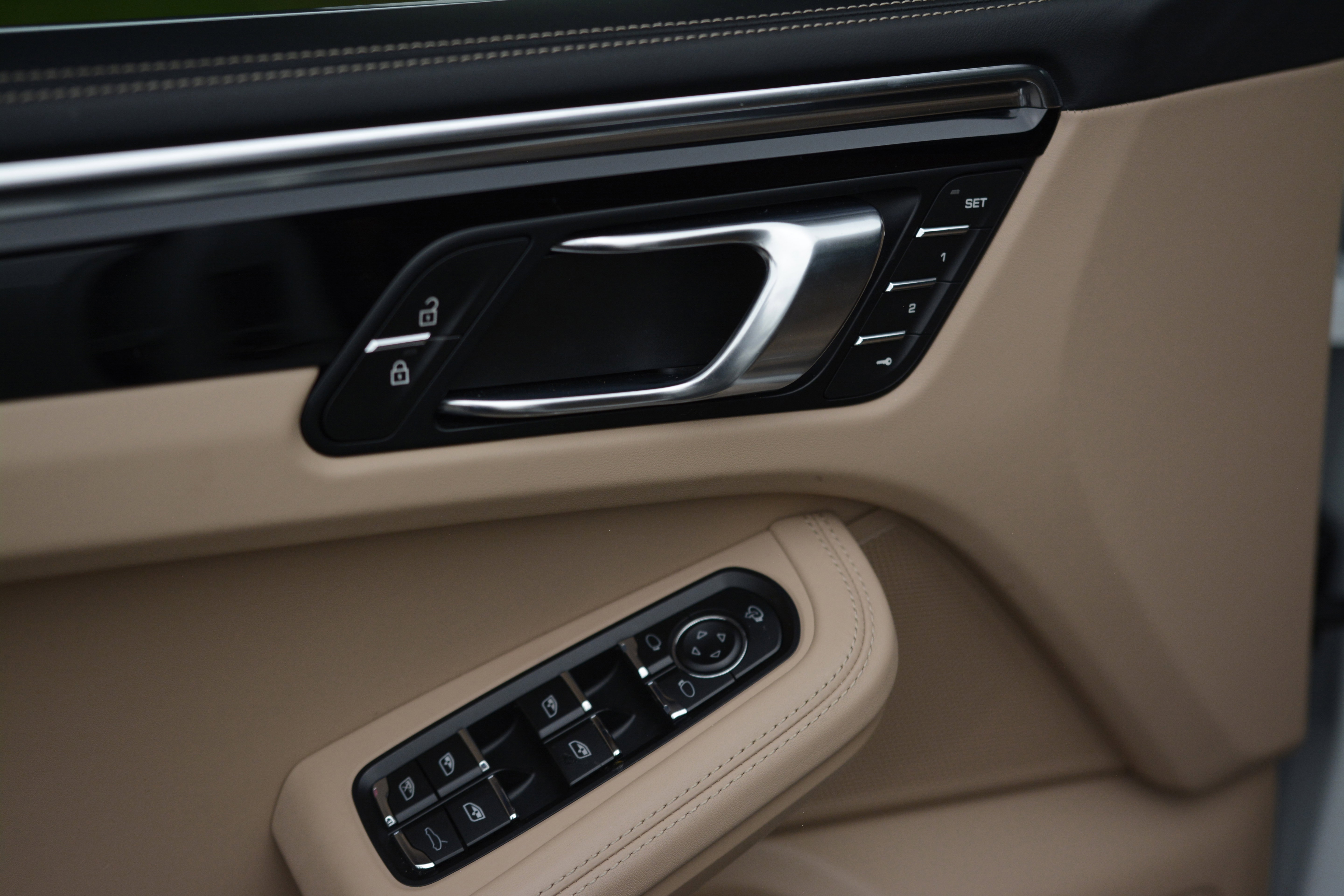 Certified 2026 Porsche Macan AWD/4WD image 14