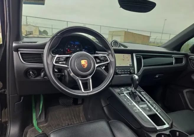 Used 2018 Porsche Macan Sport Edition AWD/4WD image 49