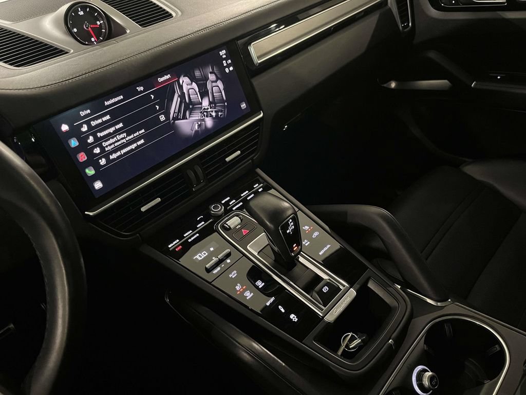 Certified 2023 Porsche Cayenne Turbo AWD/4WD image 34