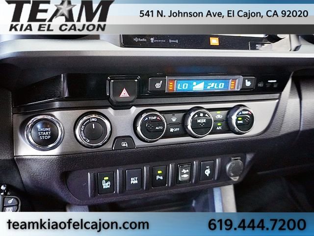 Used 2017 Toyota Tacoma TRD Sport AWD/4WD image 31