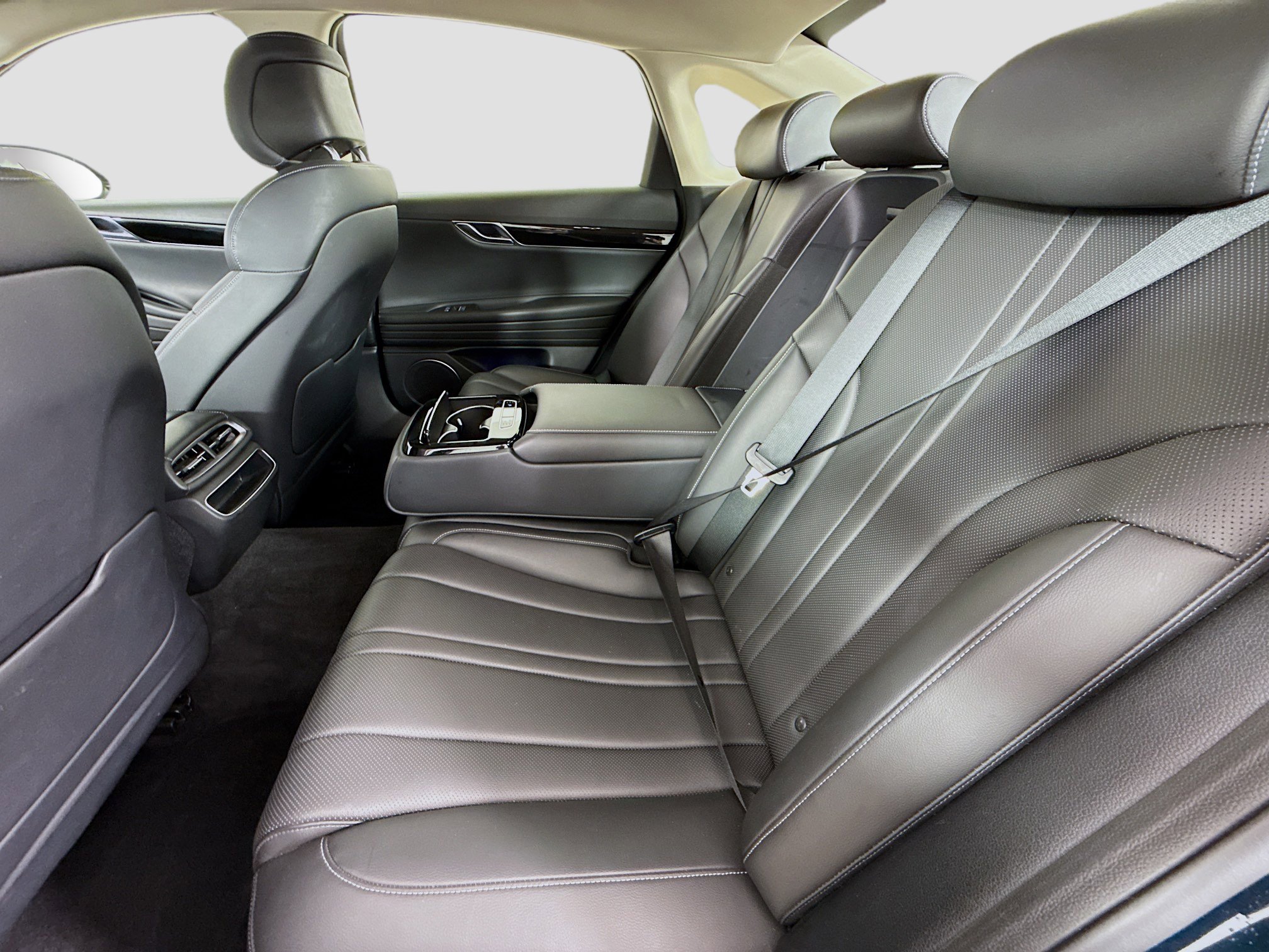 Used 2023 Genesis G80 2.5T image 25