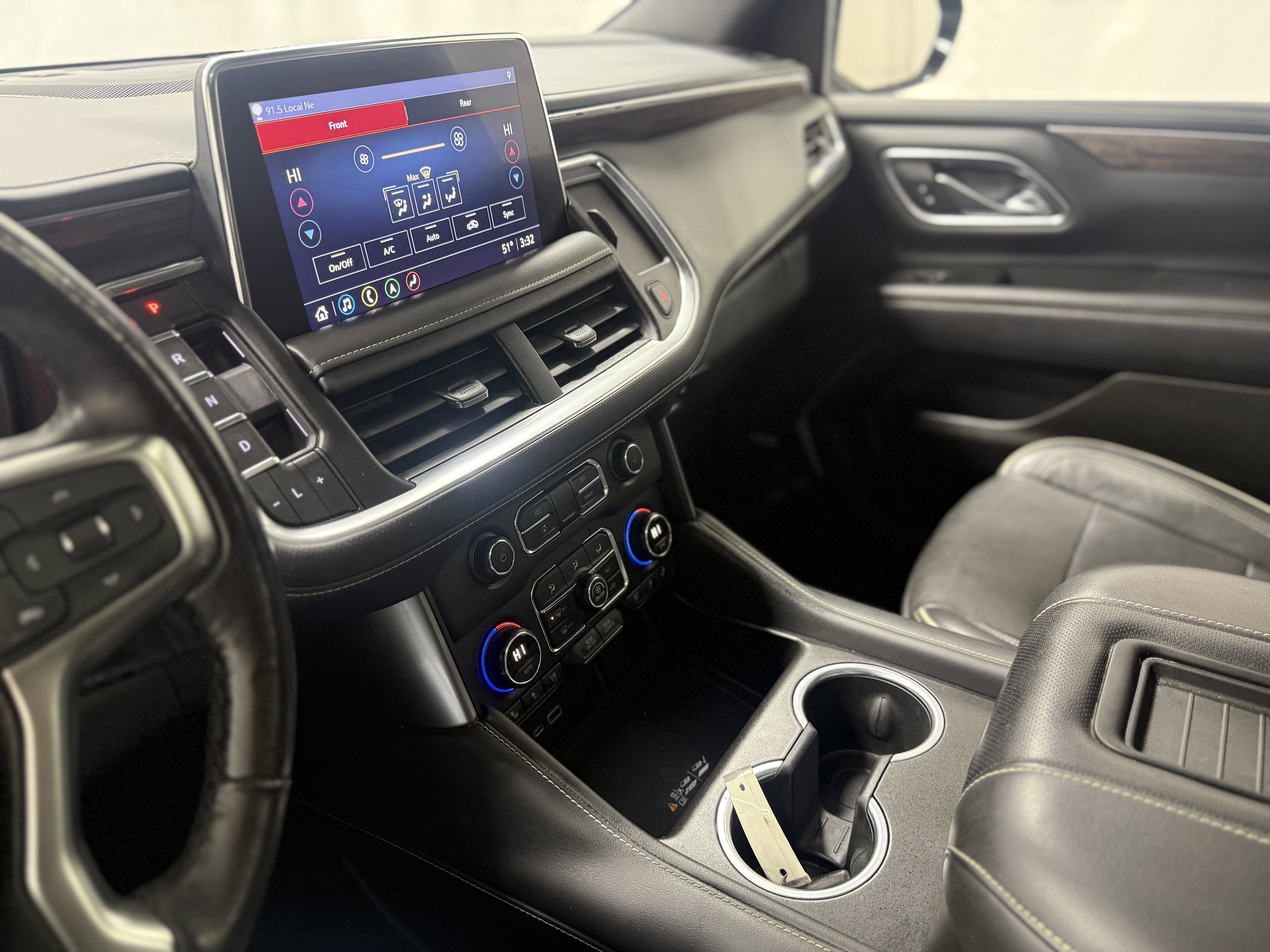 Used 2021 Chevrolet Suburban Premier w/ Premium Package image 24