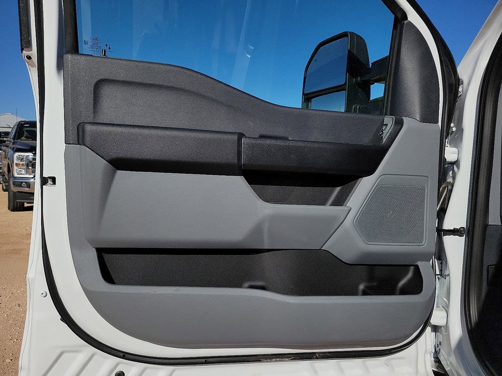 New 2026 Ford F550 4x4 Regular Cab Super Duty image 18