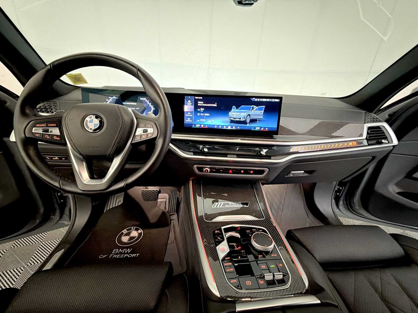 Used 2025 BMW X5 xDrive40i w/ M Sport Package AWD/4WD image 12