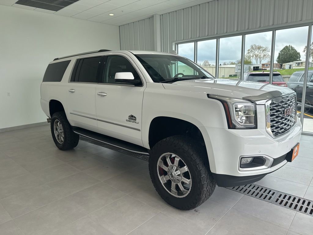 Used 2019 GMC Yukon XL Denali AWD/4WD image 3