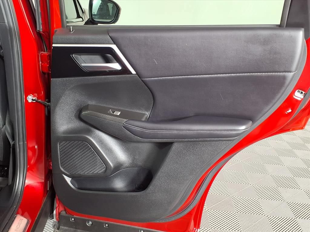 Used 2024 Mitsubishi Outlander SE AWD/4WD image 10