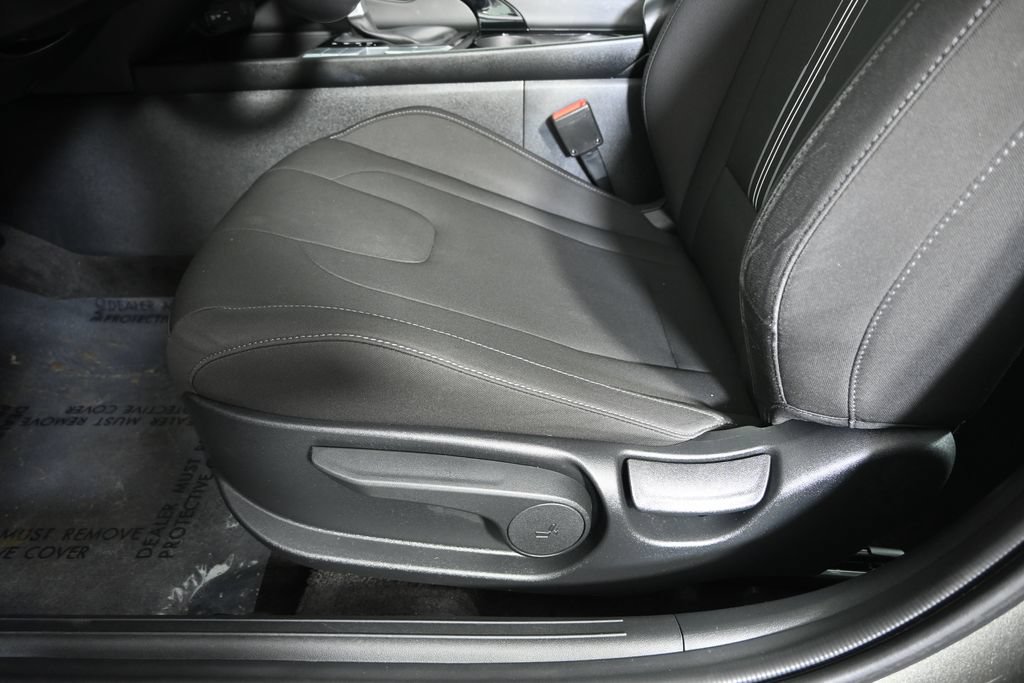 Used 2024 Hyundai Elantra SEL w/ Convenience Package FWD image 21