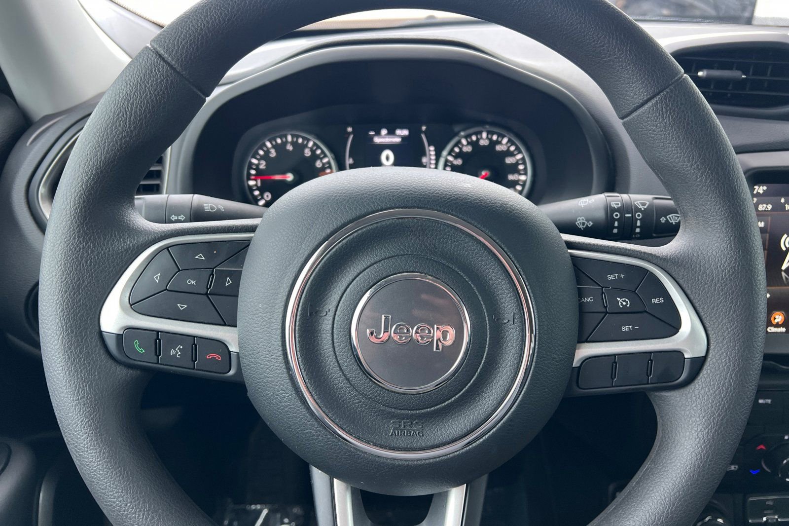 Used 2023 Jeep Renegade Latitude image 24