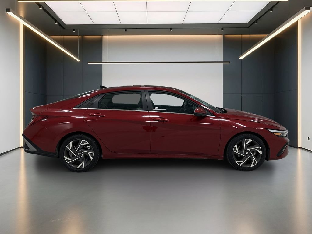 Certified 2024 Hyundai Elantra Limited FWD image 8