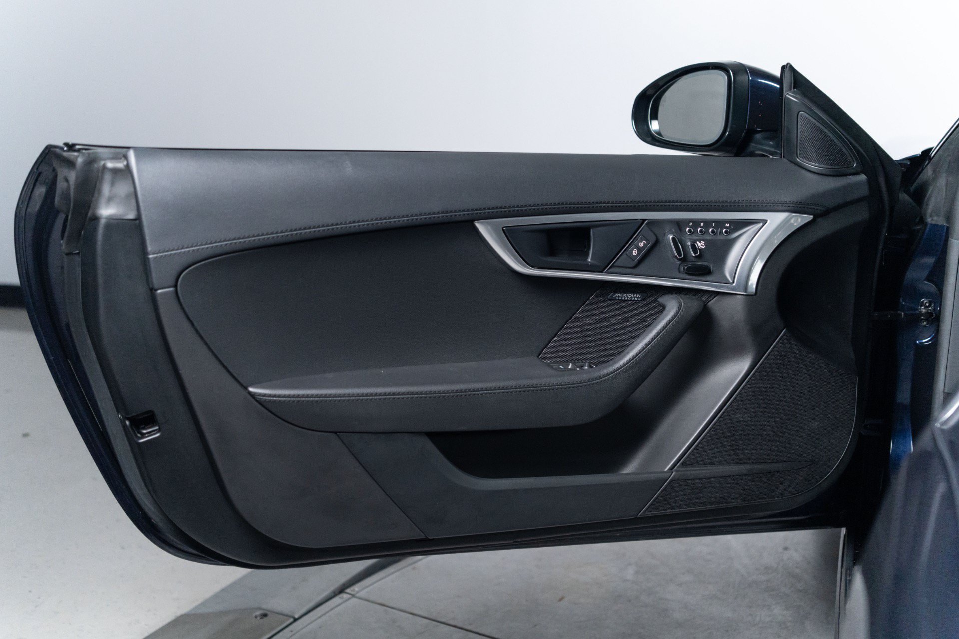 Used 2018 Jaguar F-TYPE Coupe RWD image 43