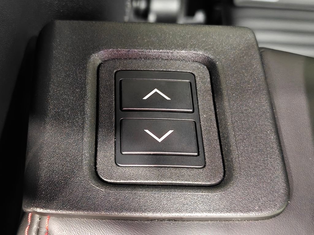 Used 2020 Land Rover Discovery HSE Luxury image 37