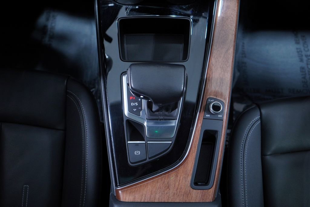 Used 2022 Audi A4 2.0T Premium w/ Convenience Package image 14