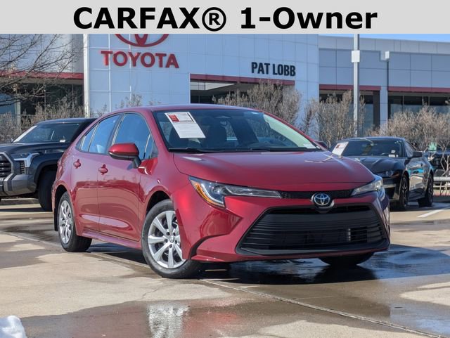 Used 2025 Toyota Corolla LE image 2