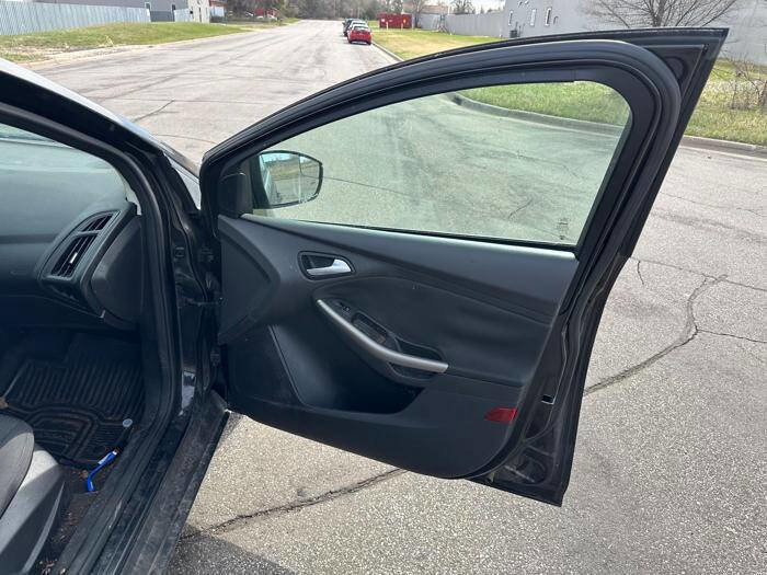 Used 2012 Ford Focus SEL FWD image 29