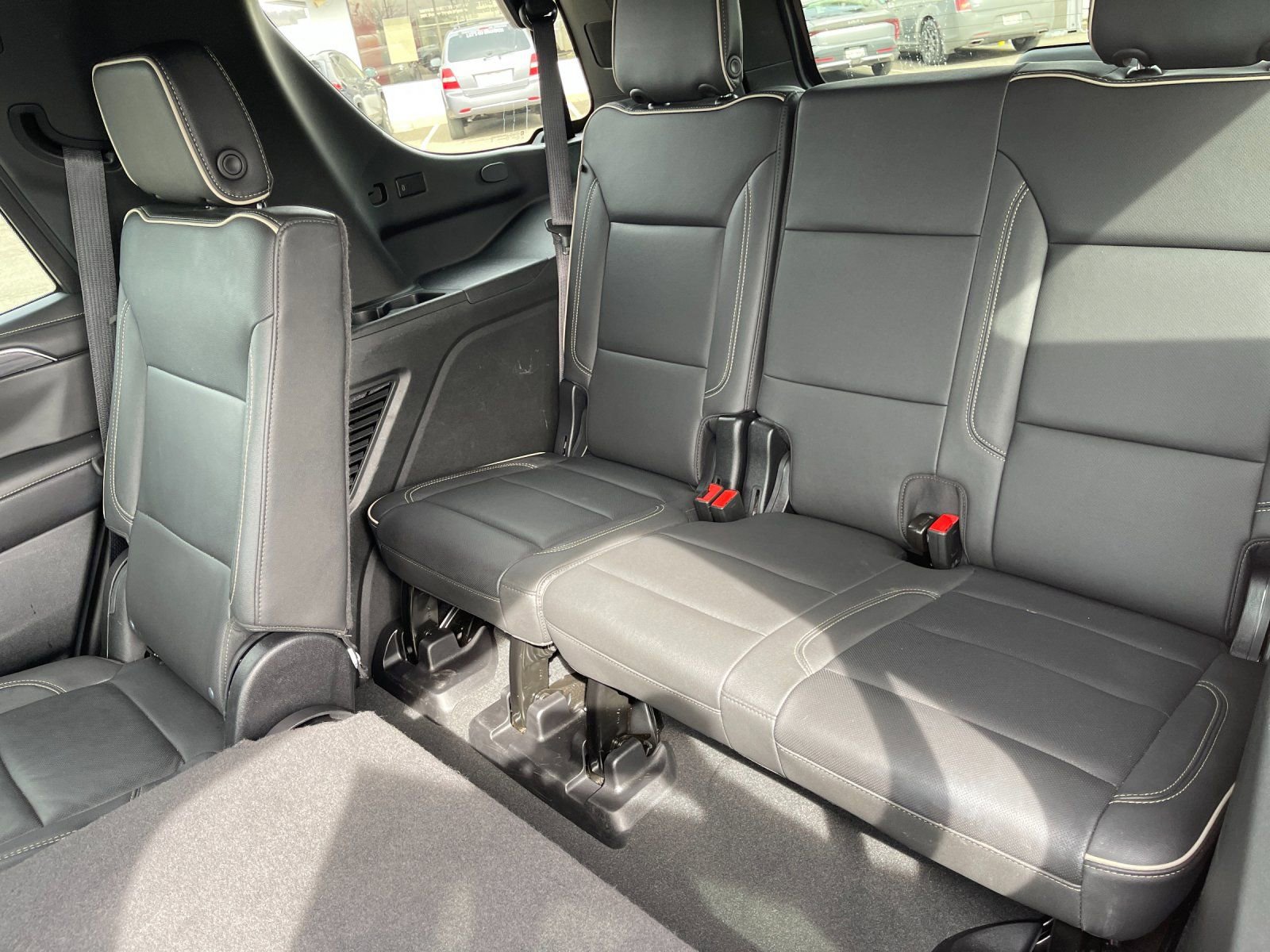 Used 2024 GMC Yukon SLT image 17