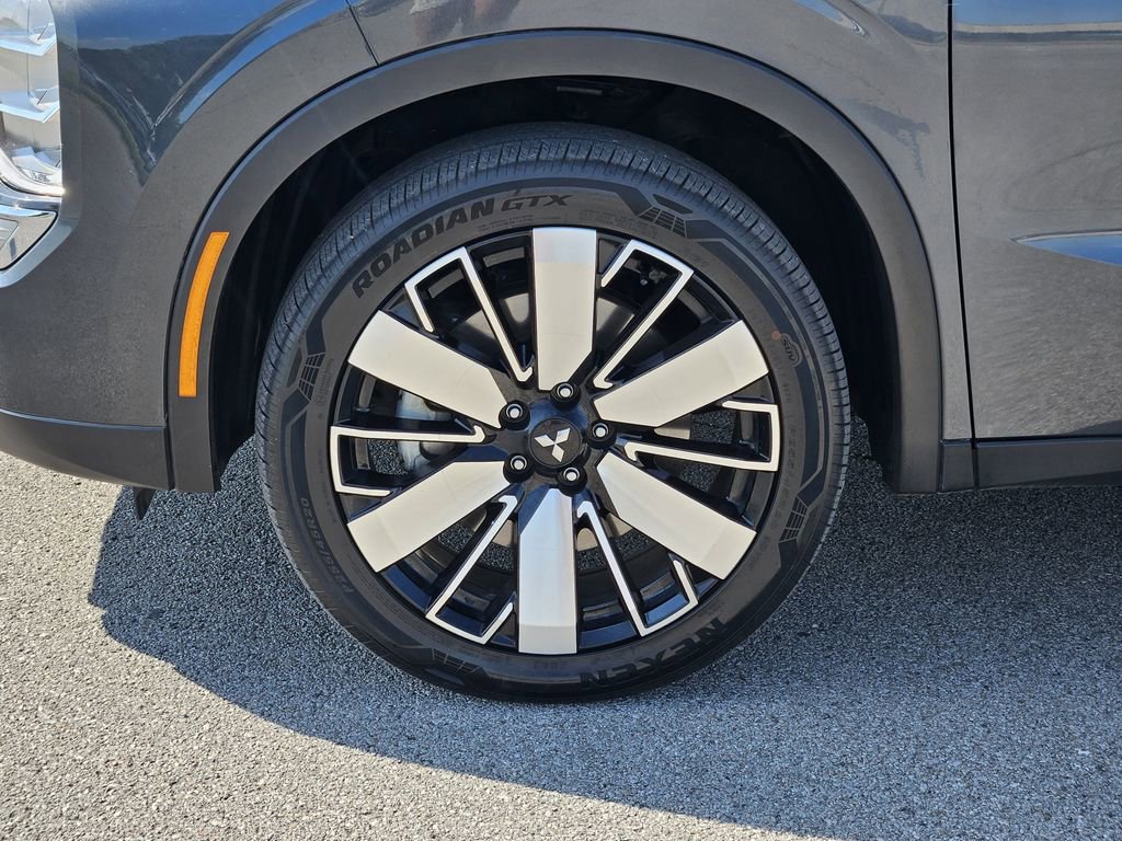 Used 2025 Mitsubishi Outlander SE AWD/4WD image 9