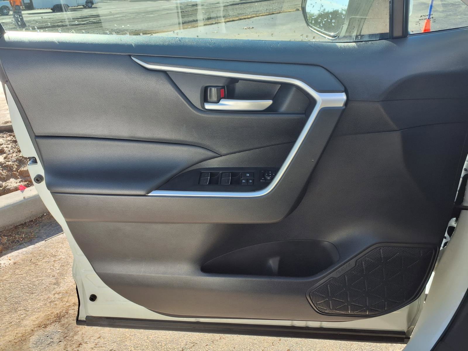 Certified 2025 Toyota RAV4 XLE FWD image 18