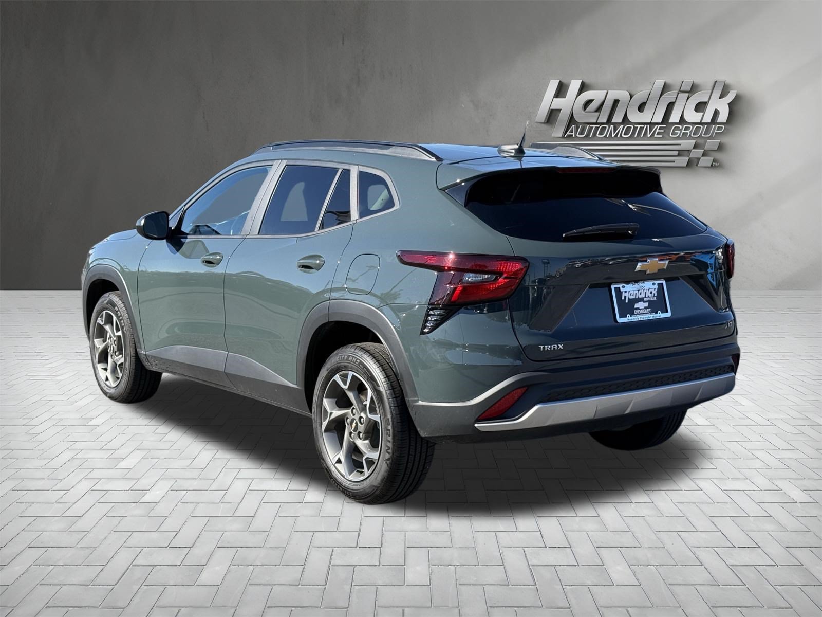 Used 2025 Chevrolet Trax LT w/ LT Convenience Package FWD image 8