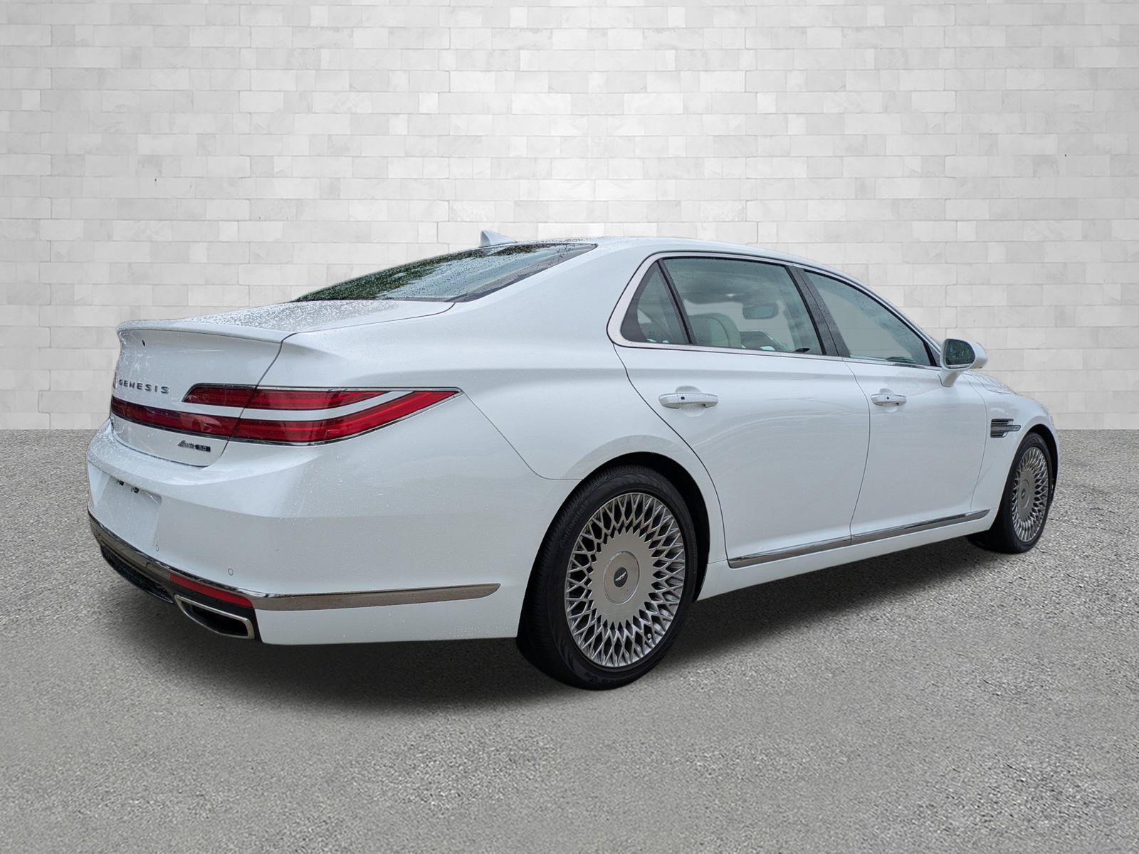 Used 2021 Genesis G90 5.0 Ultimate AWD/4WD image 2