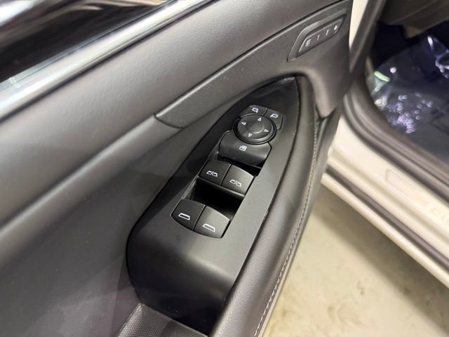 Used 2018 Buick LaCrosse Premium w/ Driver Confidence Package #2 FWD image 11