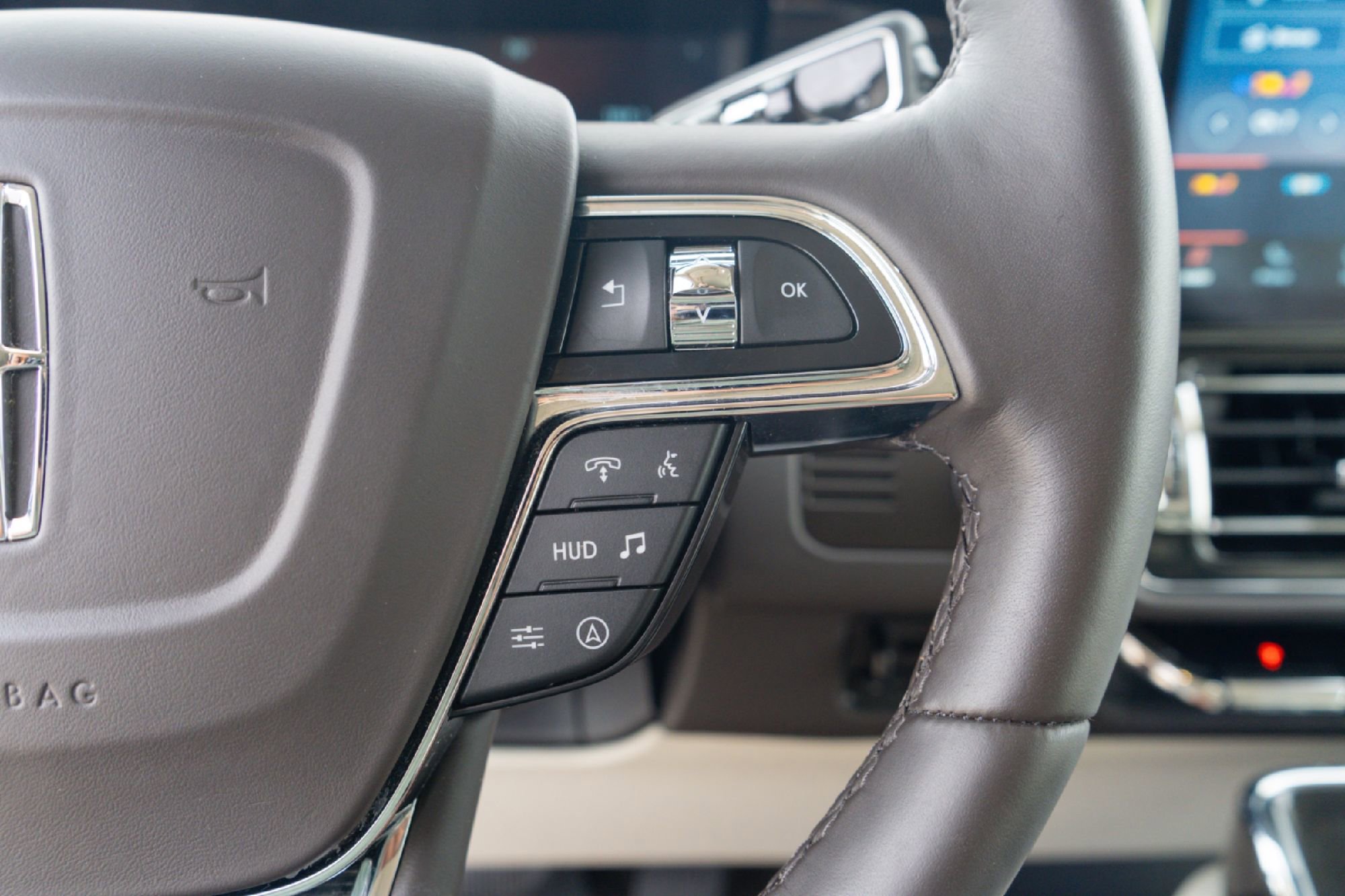 Used 2024 Lincoln Navigator Black Label AWD/4WD image 11