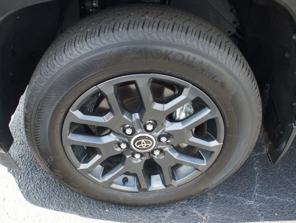 Used 2023 Toyota Sequoia Platinum AWD/4WD image 27