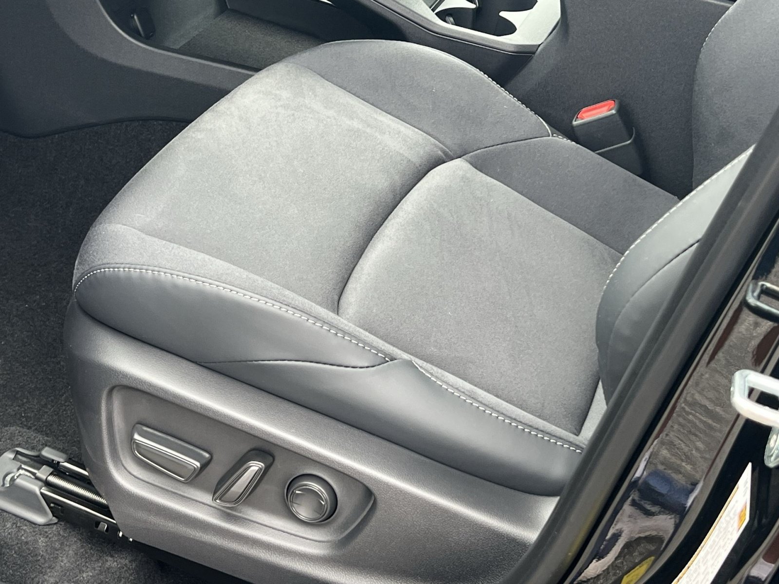 New 2026 Toyota C-HR AWD/4WD image 8