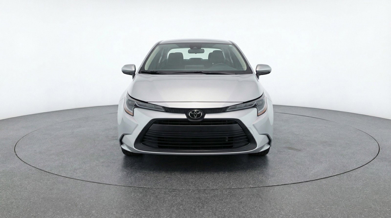 Used 2025 Toyota Corolla LE image 2