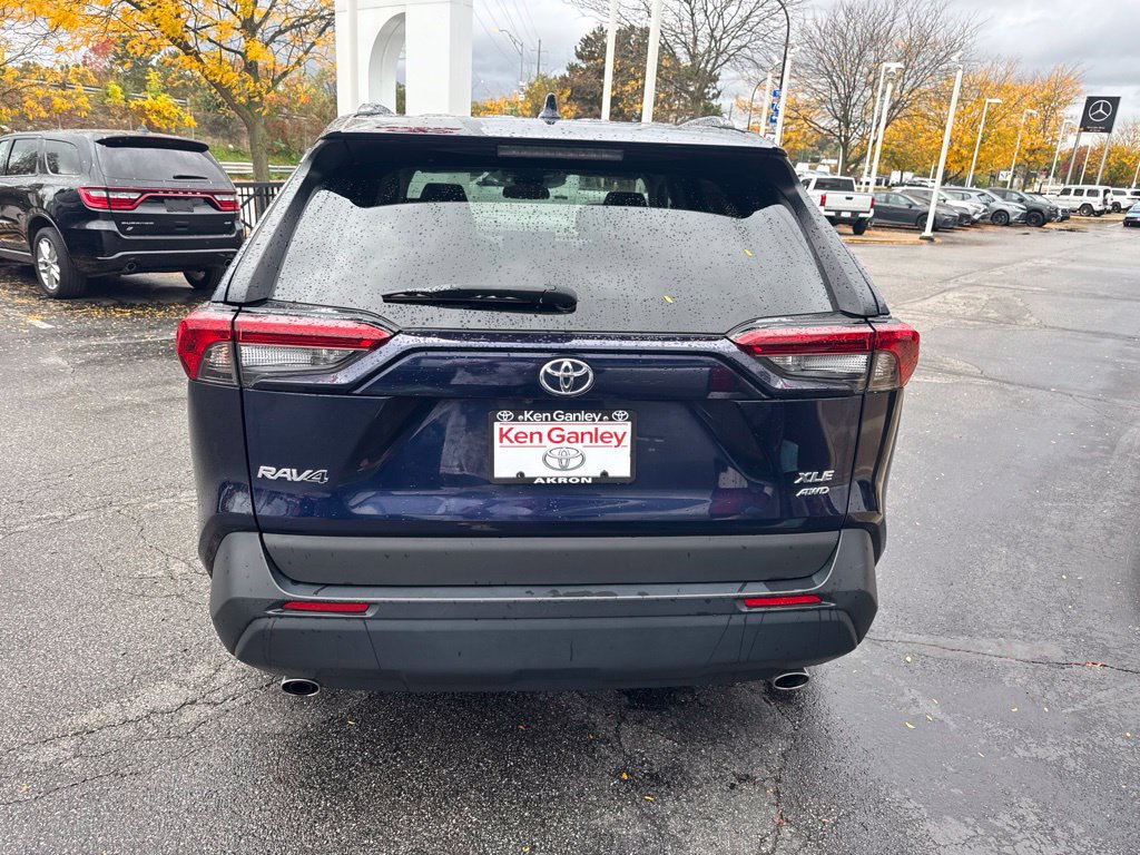 Certified 2021 Toyota RAV4 XLE w/ Convenience Package AWD/4WD image 4