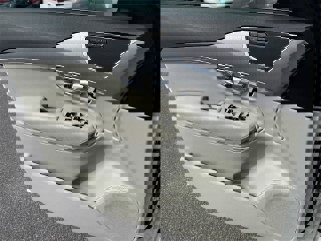 Used 2021 Volvo XC90 T5 Momentum w/ Climate Package image 17