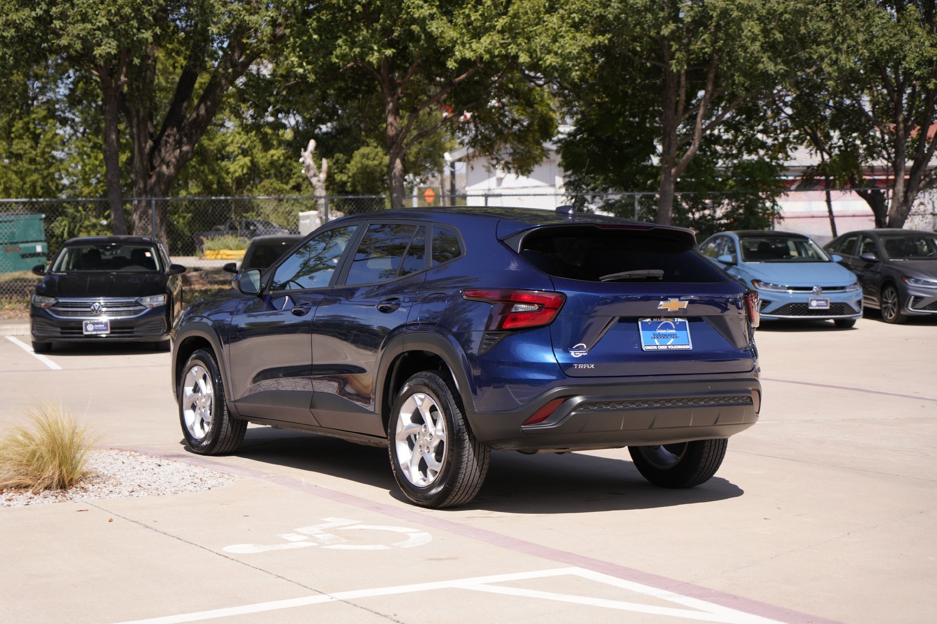 Used 2024 Chevrolet Trax LS w/ LS Convenience Package FWD image 6