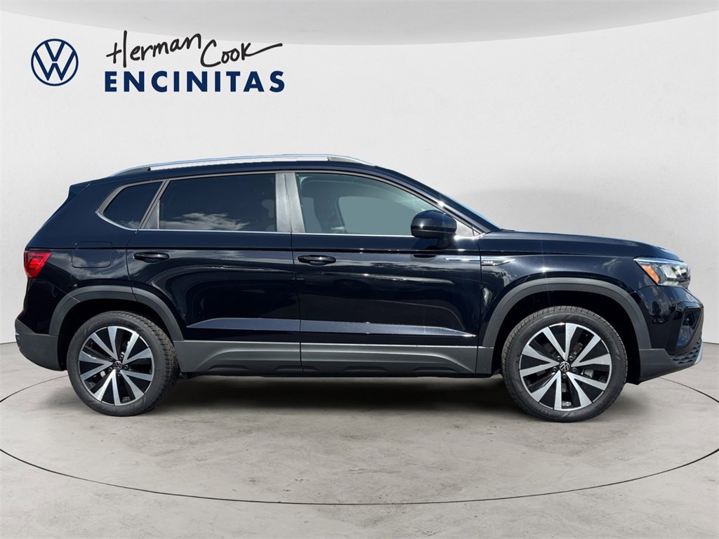 Used 2024 Volkswagen Taos SE image 6