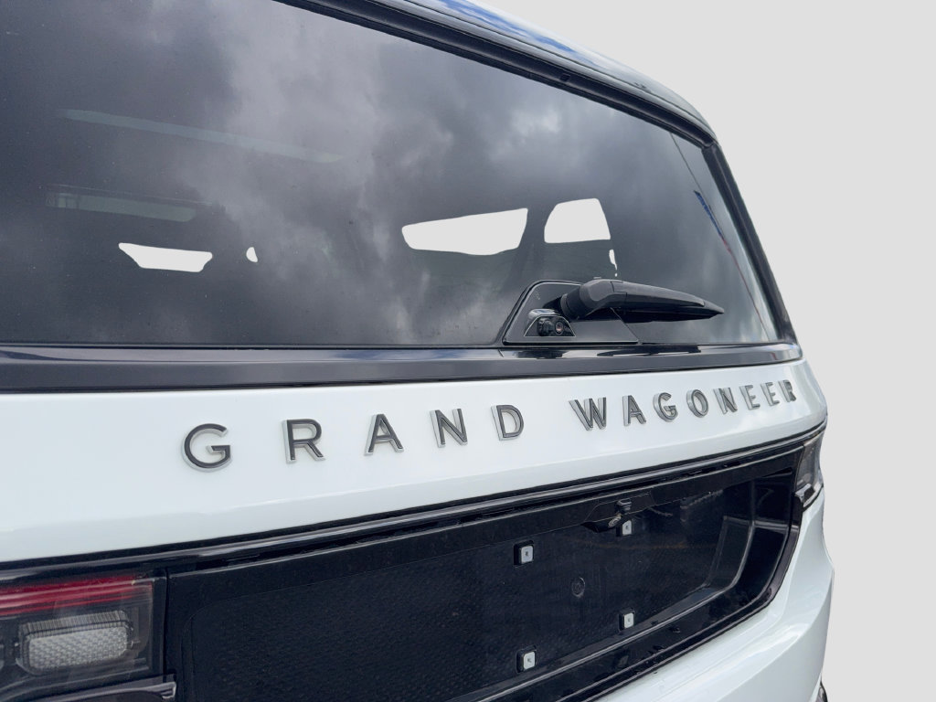 Used 2024 Jeep Grand Wagoneer L Series II w/ Quick Order Packagew 28T AWD/4WD image 9