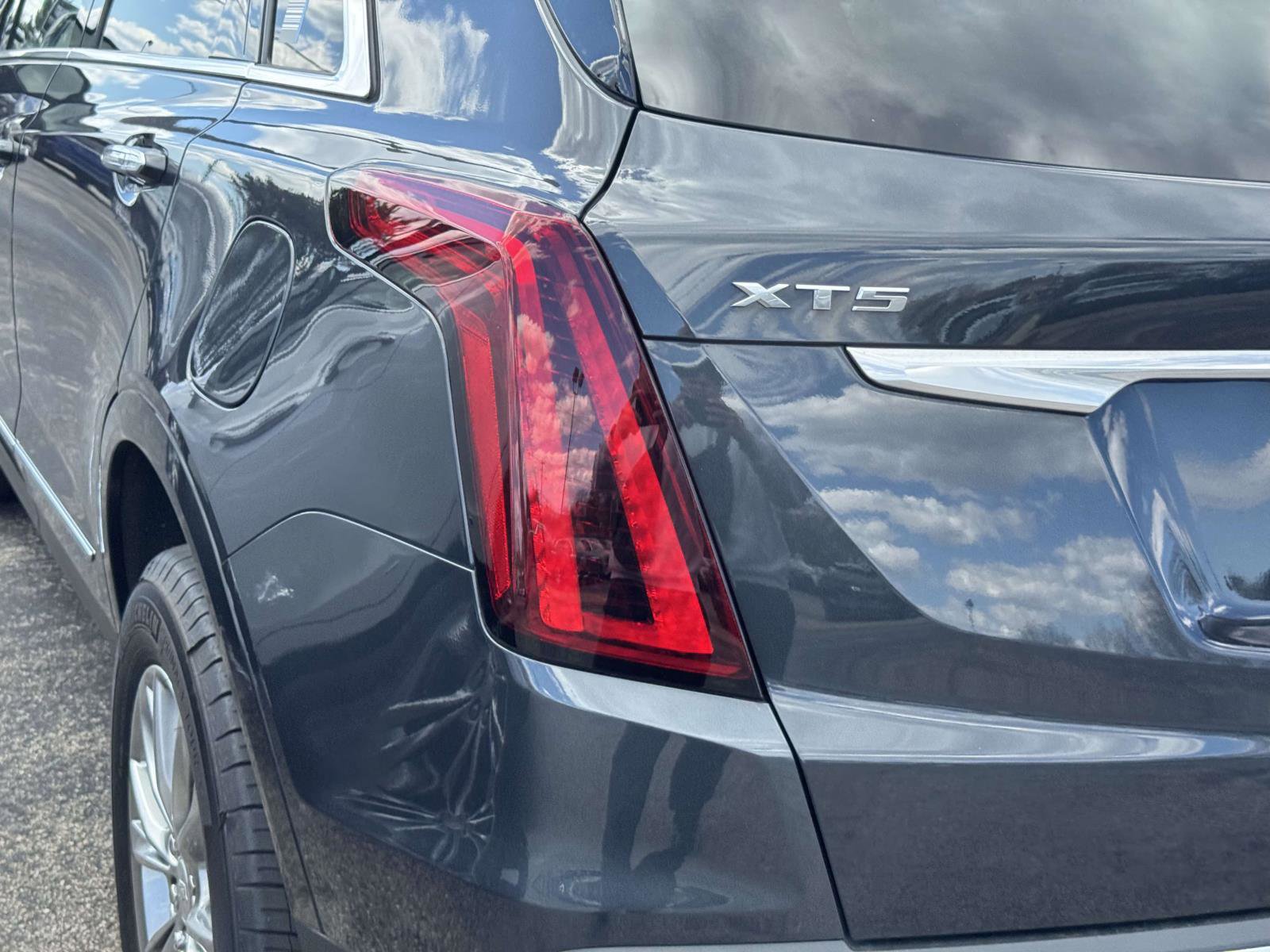 Certified 2023 Cadillac XT5 Premium Luxury image 9