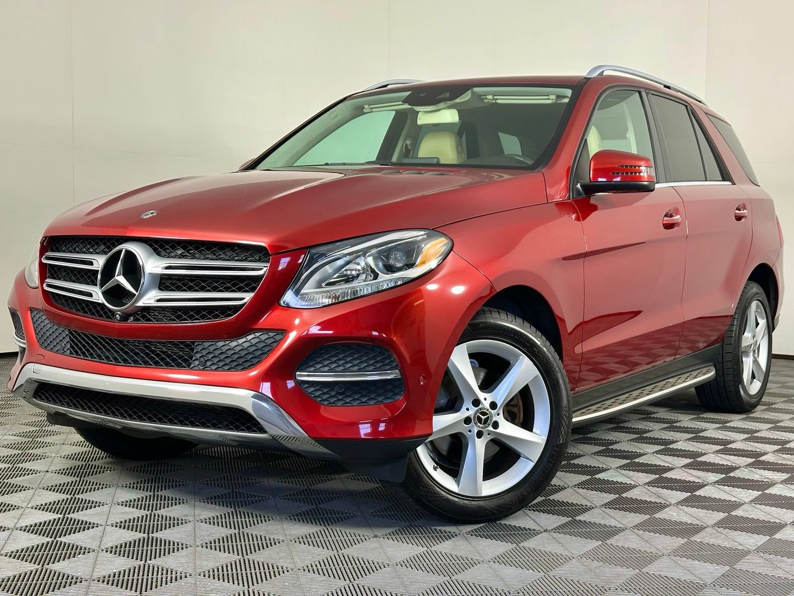 Used 2018 Mercedes-Benz GLE 350 w/ Premium 1 Package image 35